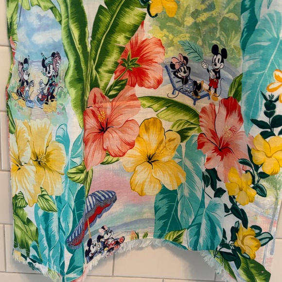Tommy Bahama NWOT Floral Disney Sleeveless Tank -firm price - Picture 3 of 7